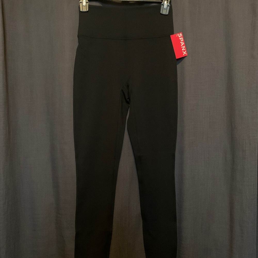 SPANXshape Everyday Legging